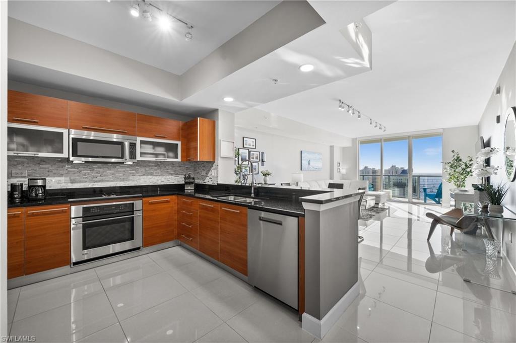 3000 Oasis Grand BLVD # 2903