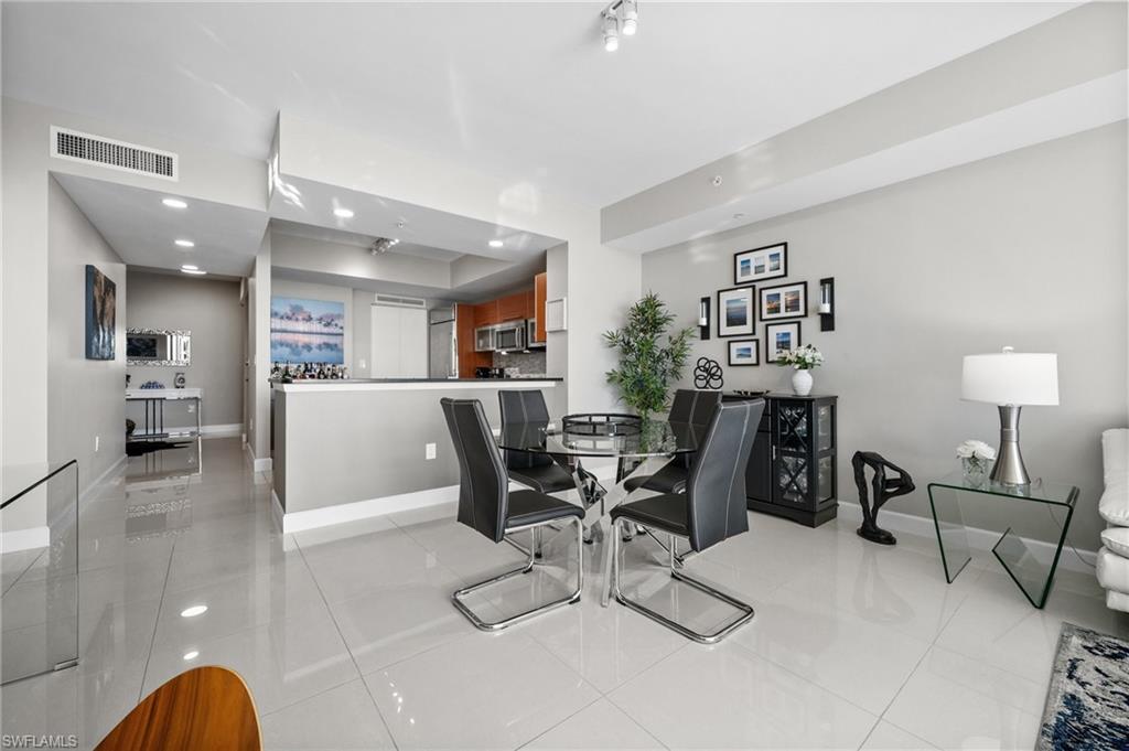 3000 Oasis Grand BLVD # 2903