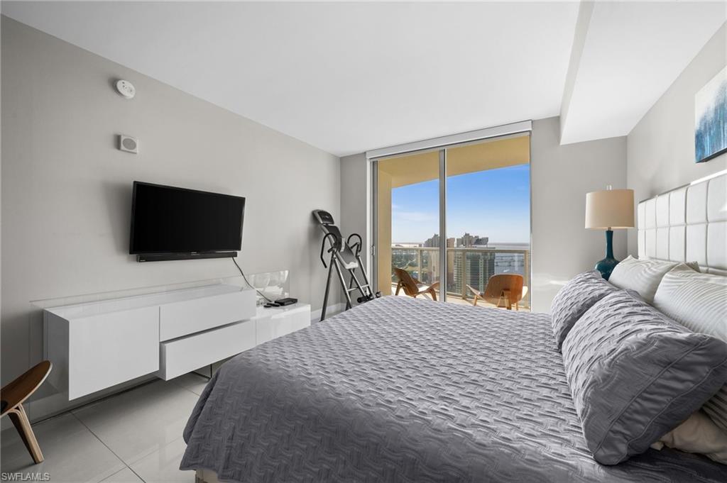 3000 Oasis Grand BLVD # 2903