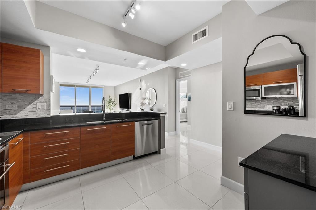 3000 Oasis Grand BLVD # 2903