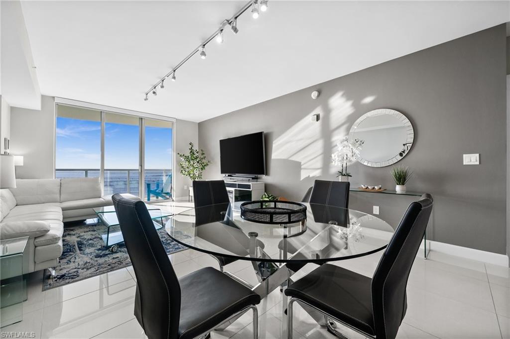 3000 Oasis Grand BLVD # 2903