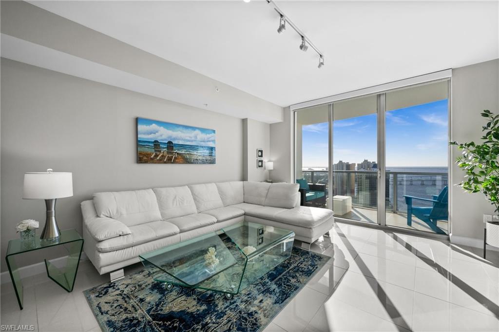 3000 Oasis Grand BLVD # 2903