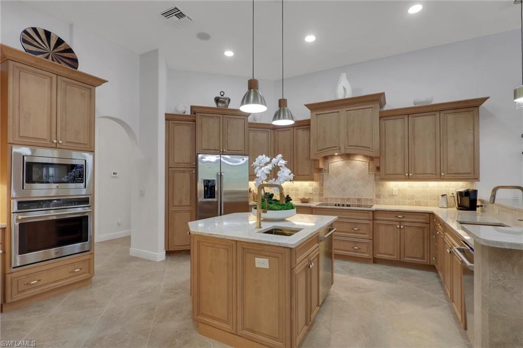 5865 Hammock Isles CIR
