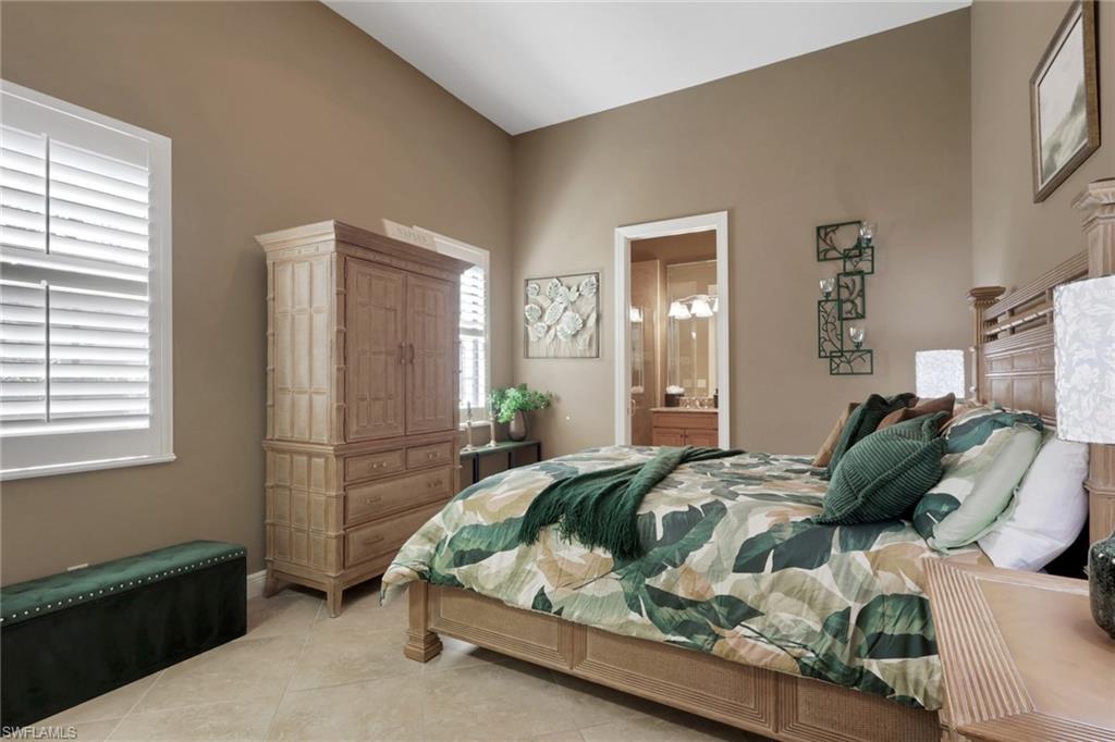 5865 Hammock Isles CIR