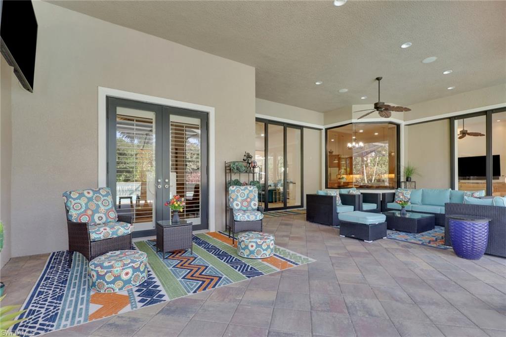 5865 Hammock Isles CIR
