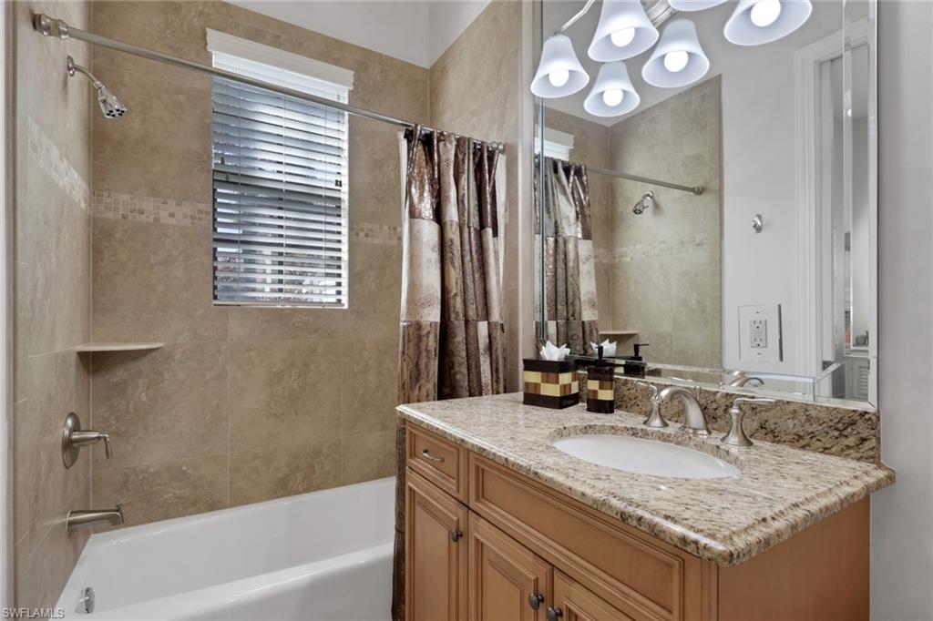5865 Hammock Isles CIR