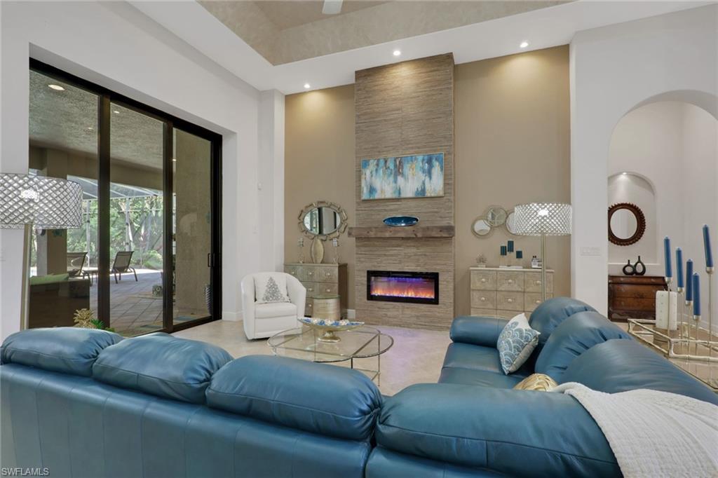 5865 Hammock Isles CIR