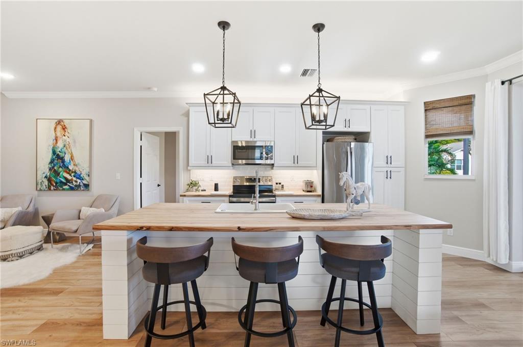 9312 Lake Abby LN