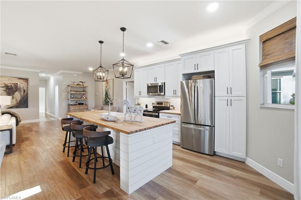 9312 Lake Abby LN