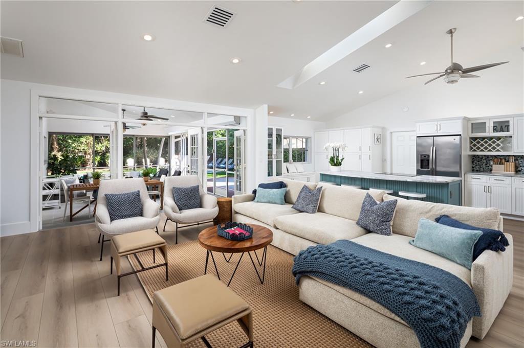 339 4th AVE N