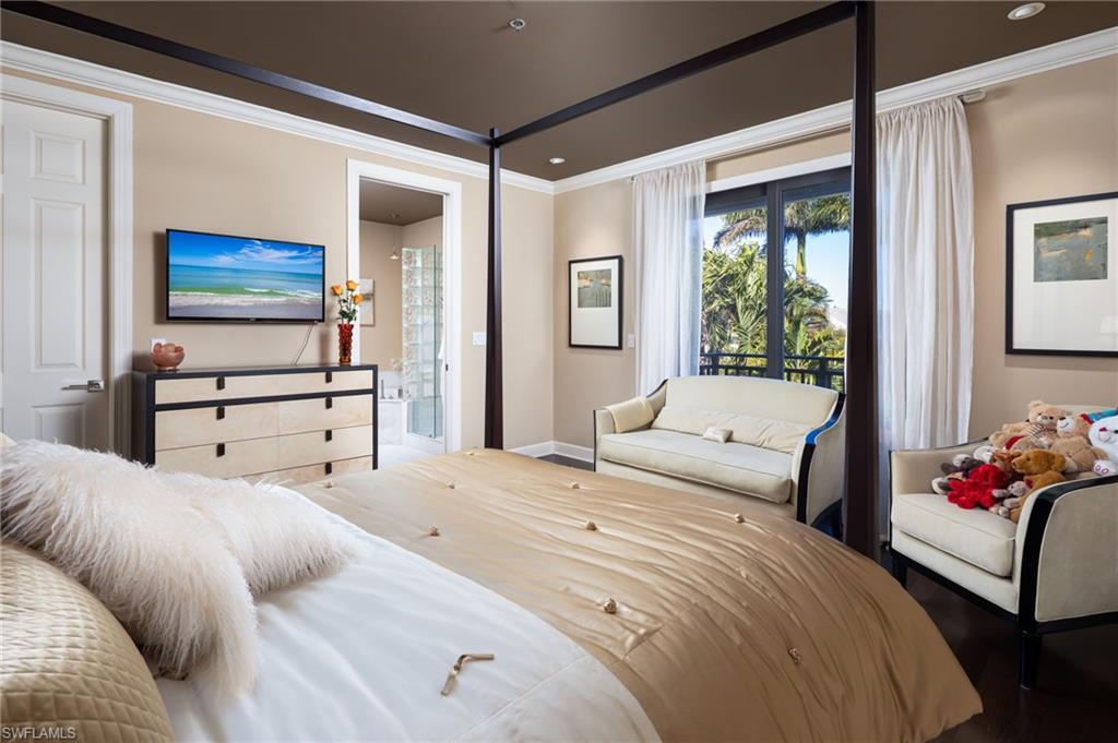 450 10th AVE S # 304