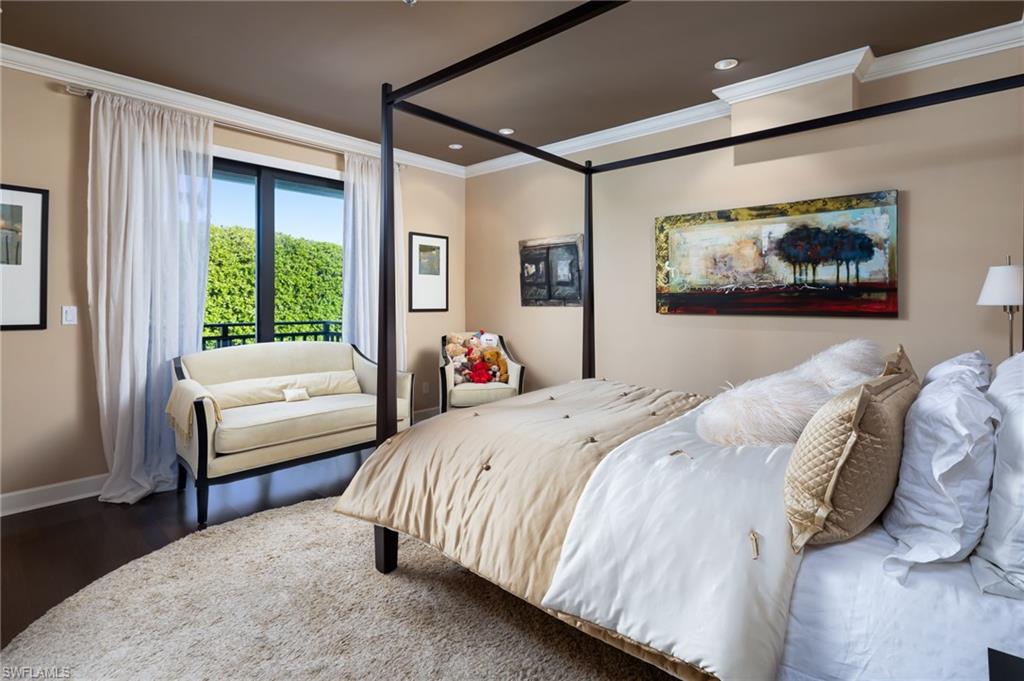 450 10th AVE S # 304