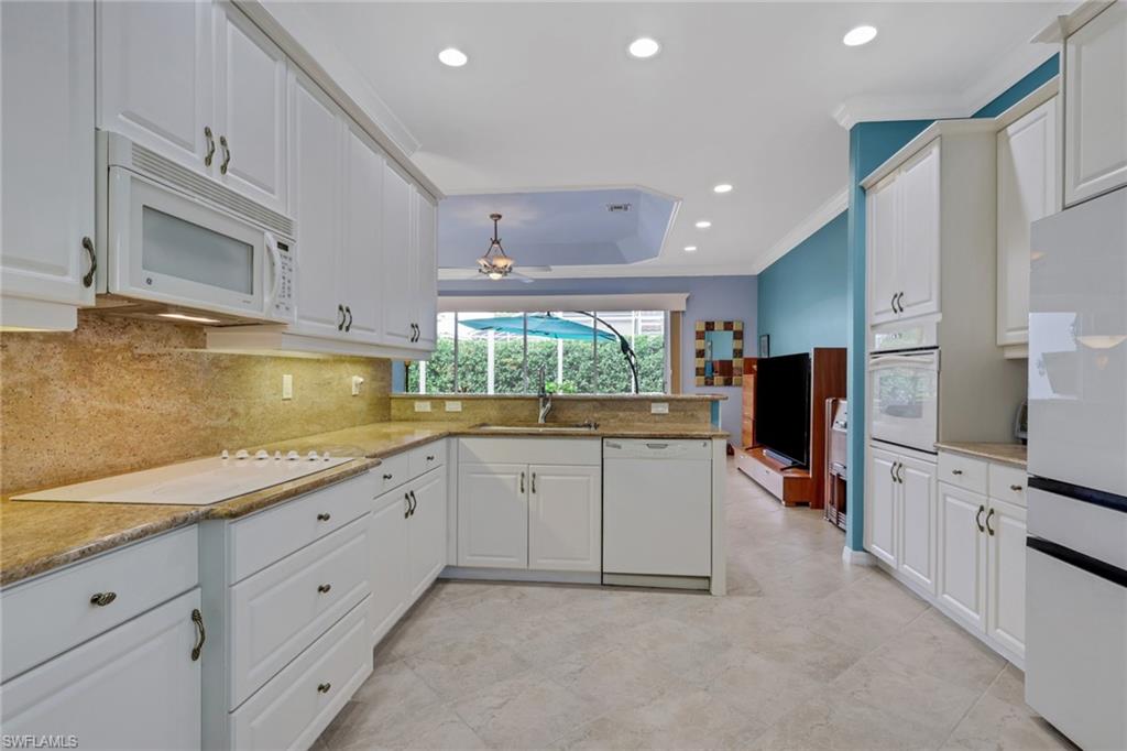 9348 Sun River WAY