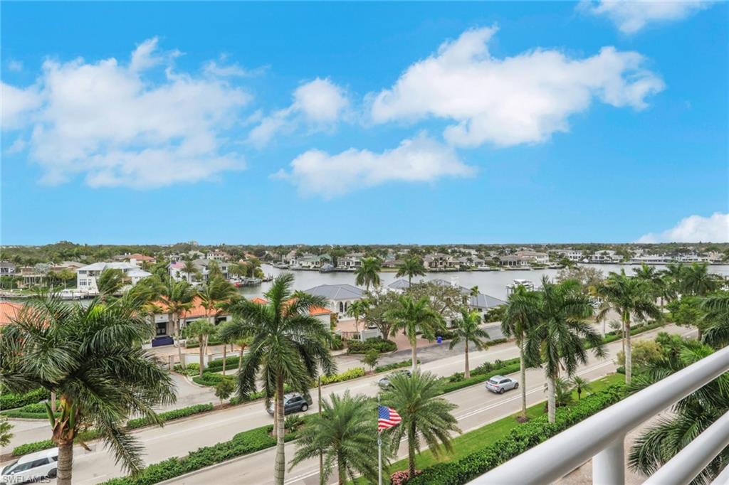 4751 Gulf Shore BLVD N # 702