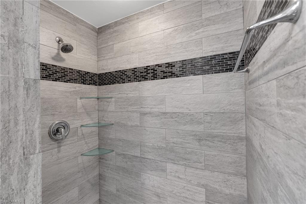 11239 Lakeland CIR