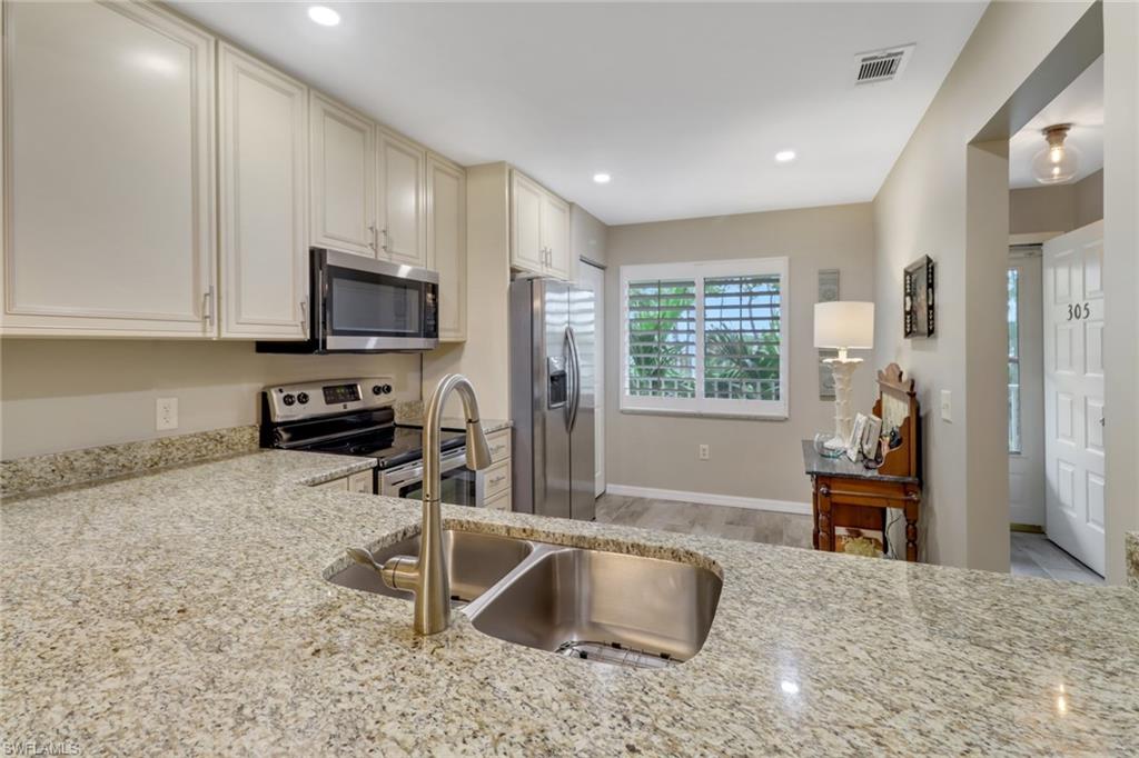 3002 Sandpiper Bay CIR # A305