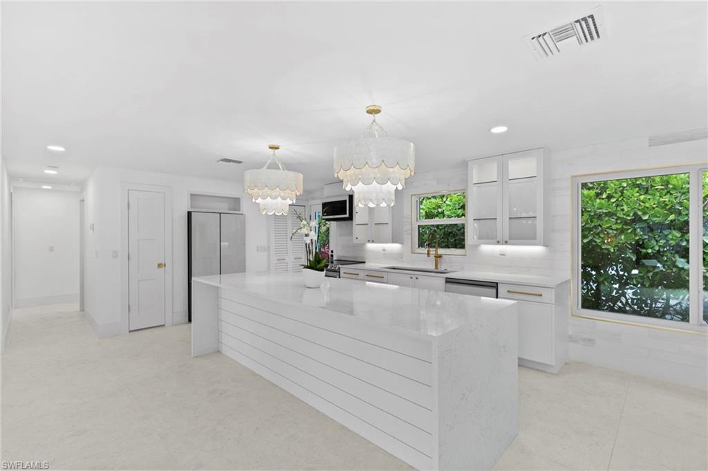 17 Knights Bridge RD