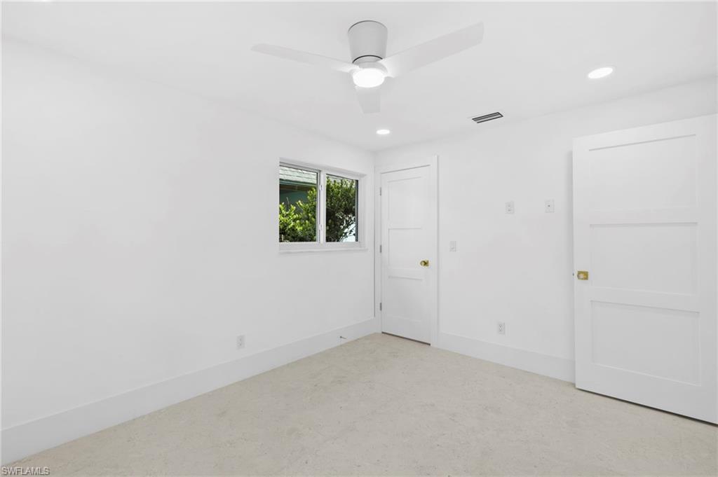 17 Knights Bridge RD