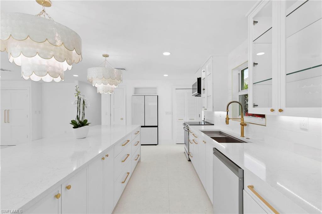 17 Knights Bridge RD