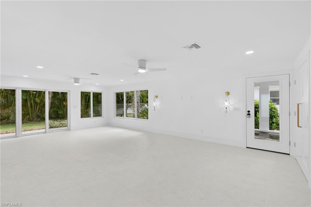 17 Knights Bridge RD