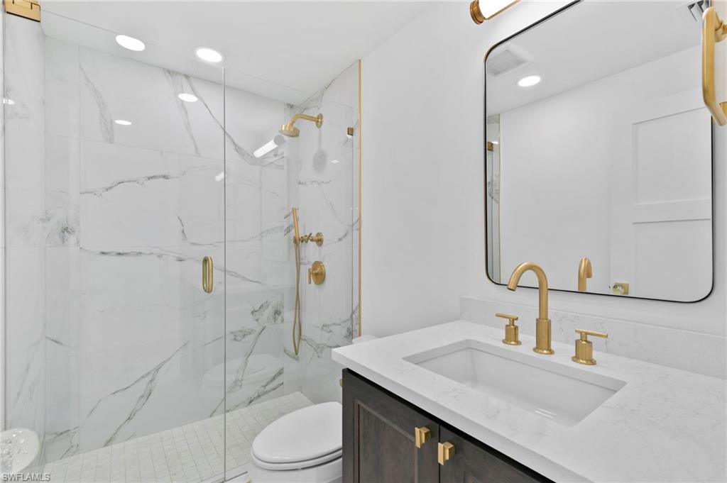 17 Knights Bridge RD