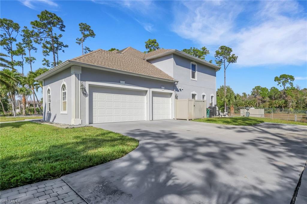 6181 Hidden Oaks LN