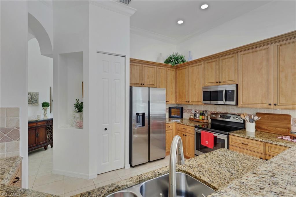 20515 Foxworth CIR