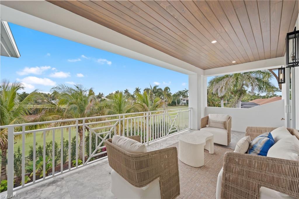 570 HARBOUR DR