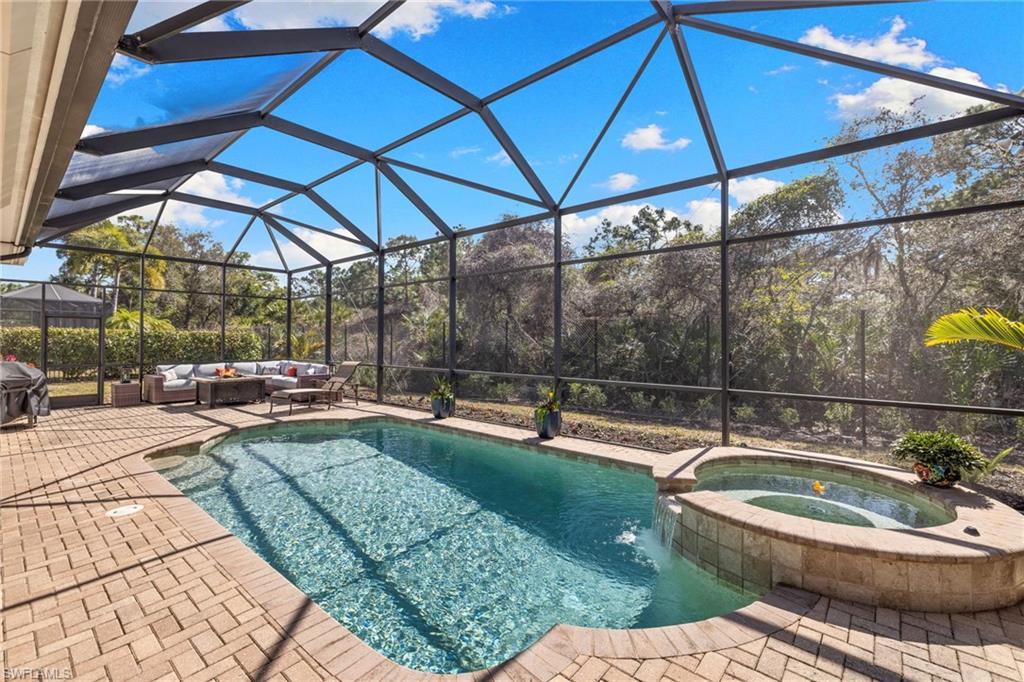 347 Saddlebrook LN