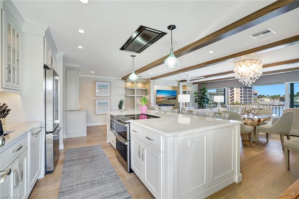 2850 Gulf Shore BLVD N # 201