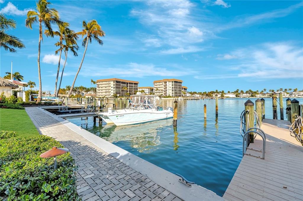 2850 Gulf Shore BLVD N # 201