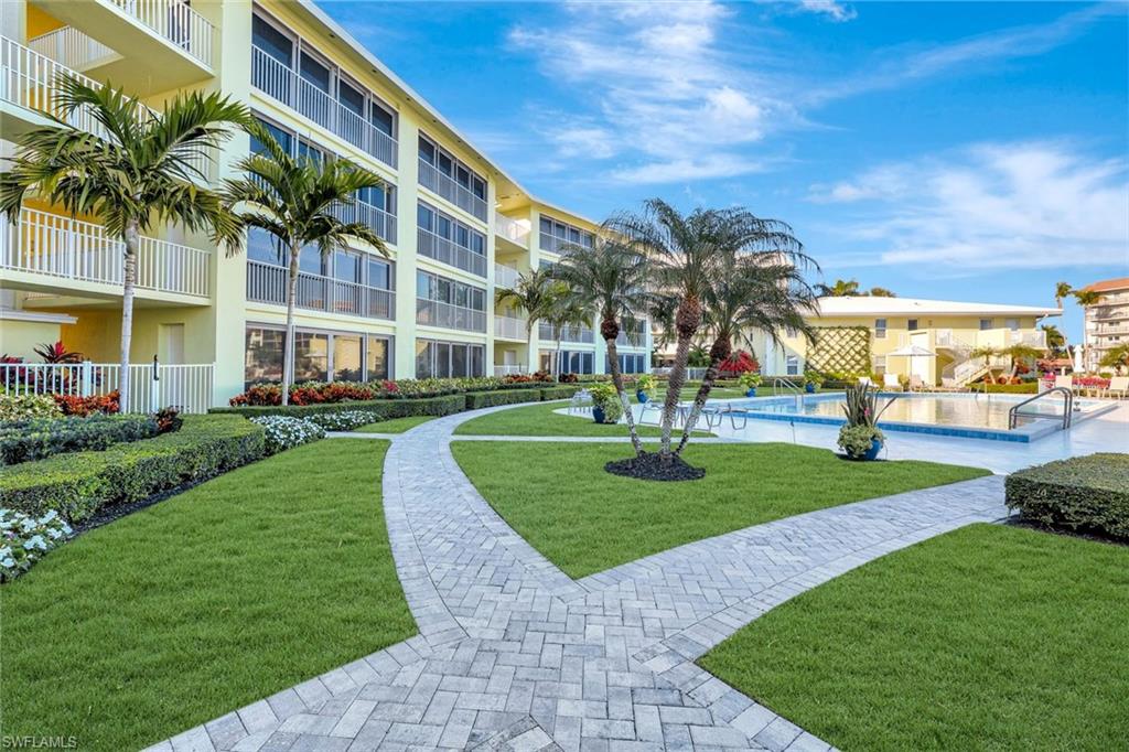 2850 Gulf Shore BLVD N # 201