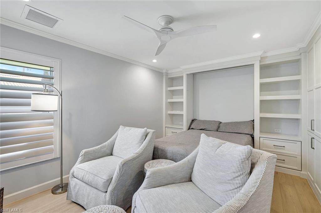 2850 Gulf Shore BLVD N # 201