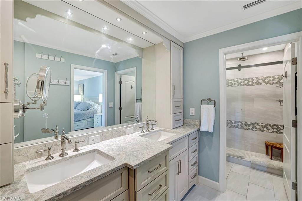 2850 Gulf Shore BLVD N # 201