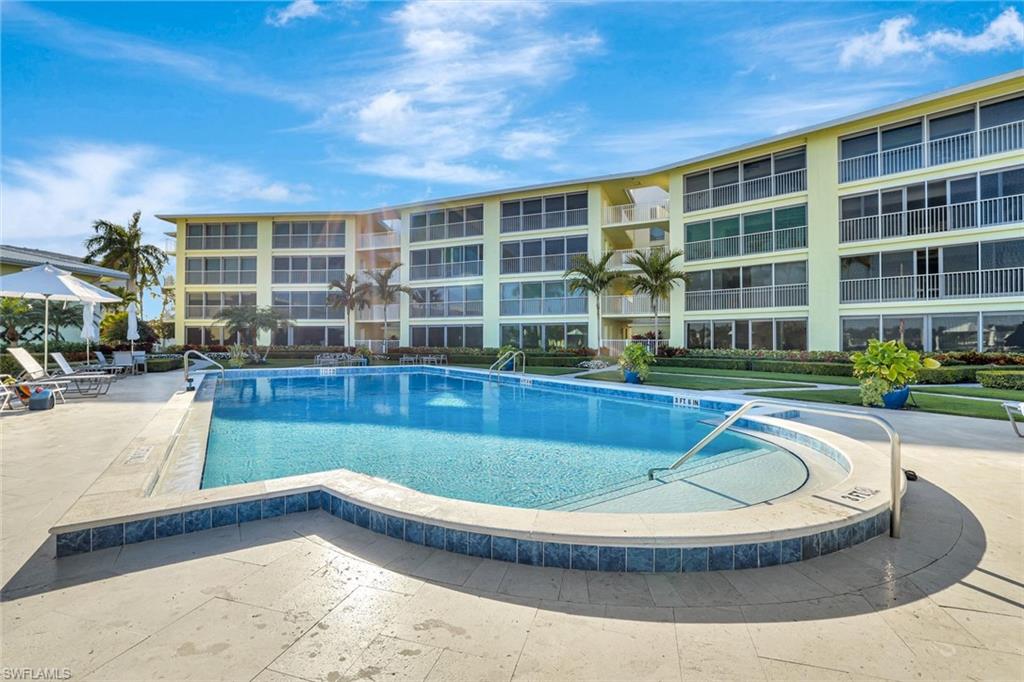 2850 Gulf Shore BLVD N # 201
