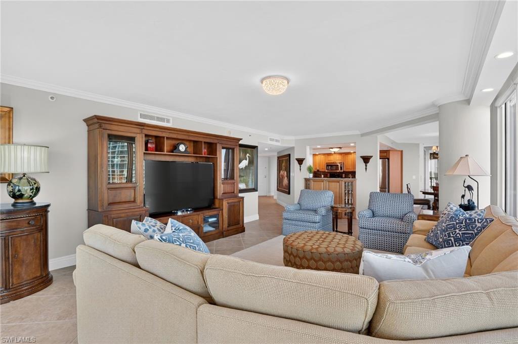 4651 Gulf Shore BLVD N # 607