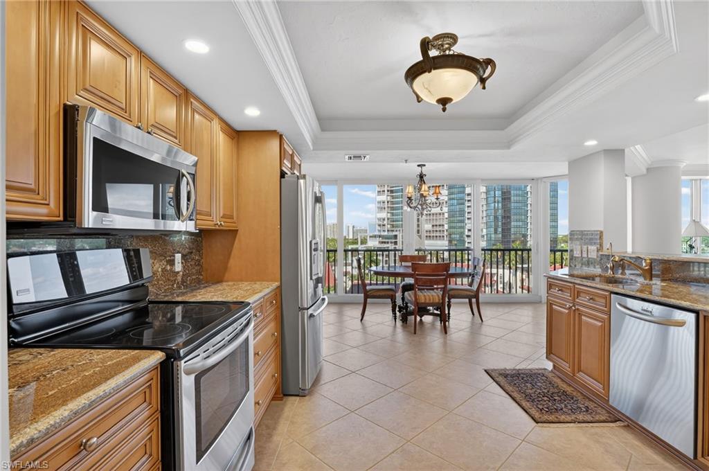 4651 Gulf Shore BLVD N # 607