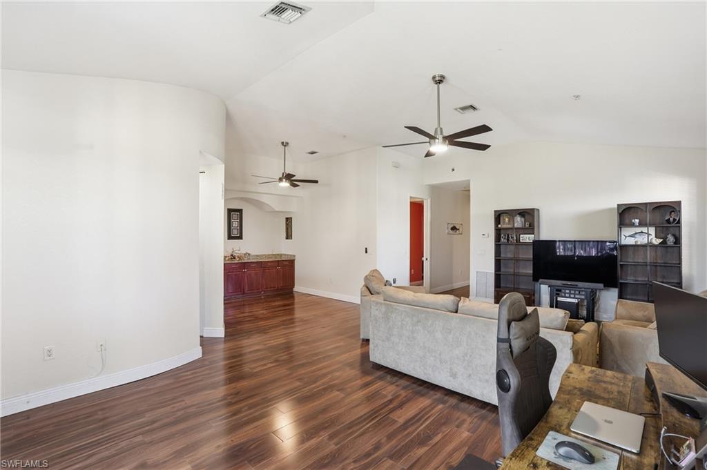 1121 Van Loon Commons CIR # 301