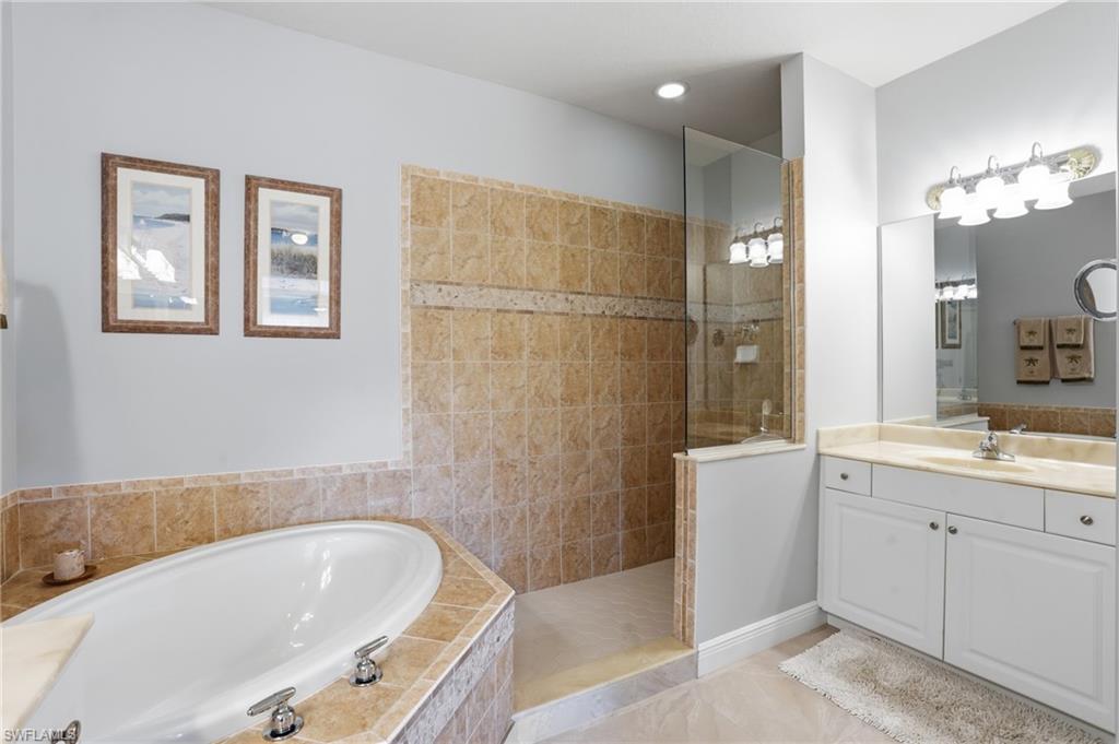 4620 Winged Foot CT # 201