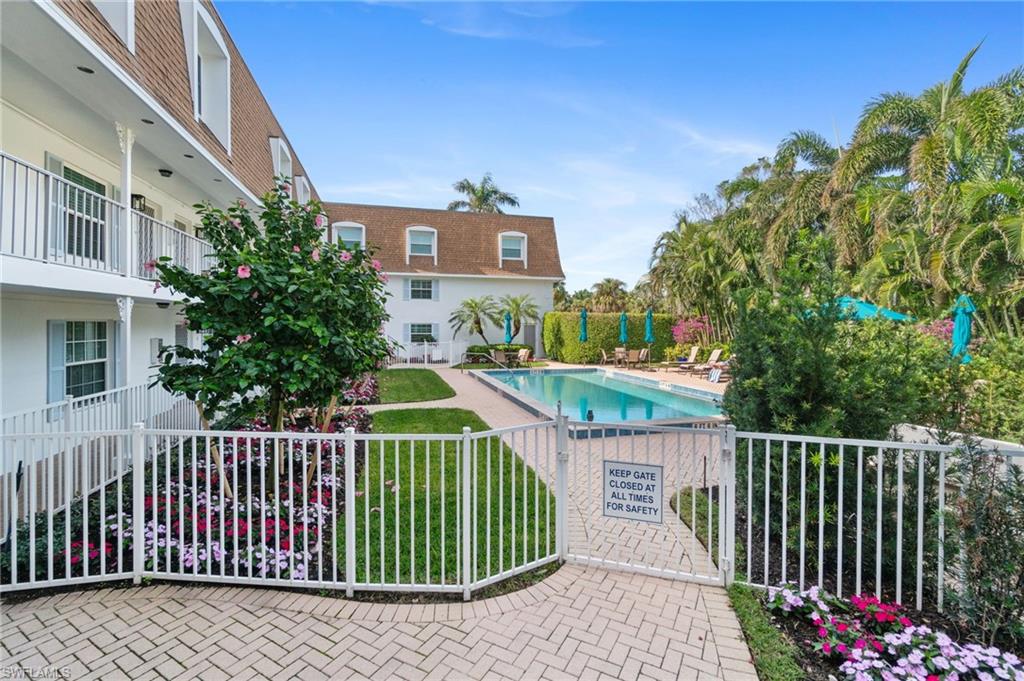 1222 Gordon DR # 2