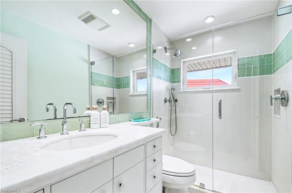 2206 Gulf Shore BLVD N # 2 Unit: G-2
