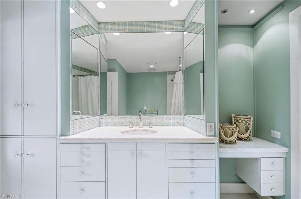 2206 Gulf Shore BLVD N # 2 Unit: G-2