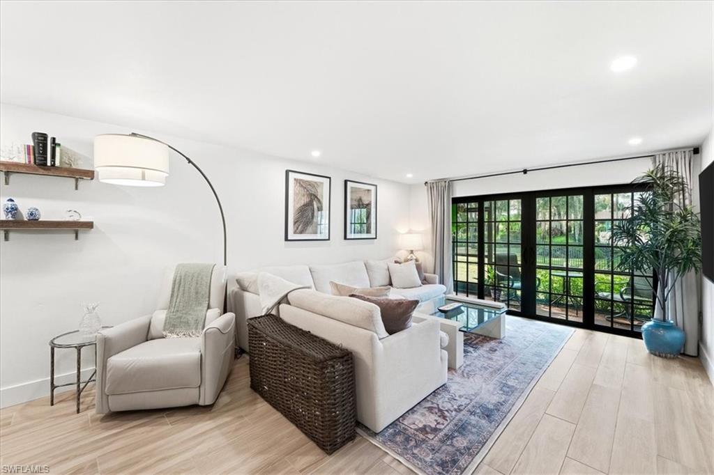 3219 Horse Carriage WAY # 303