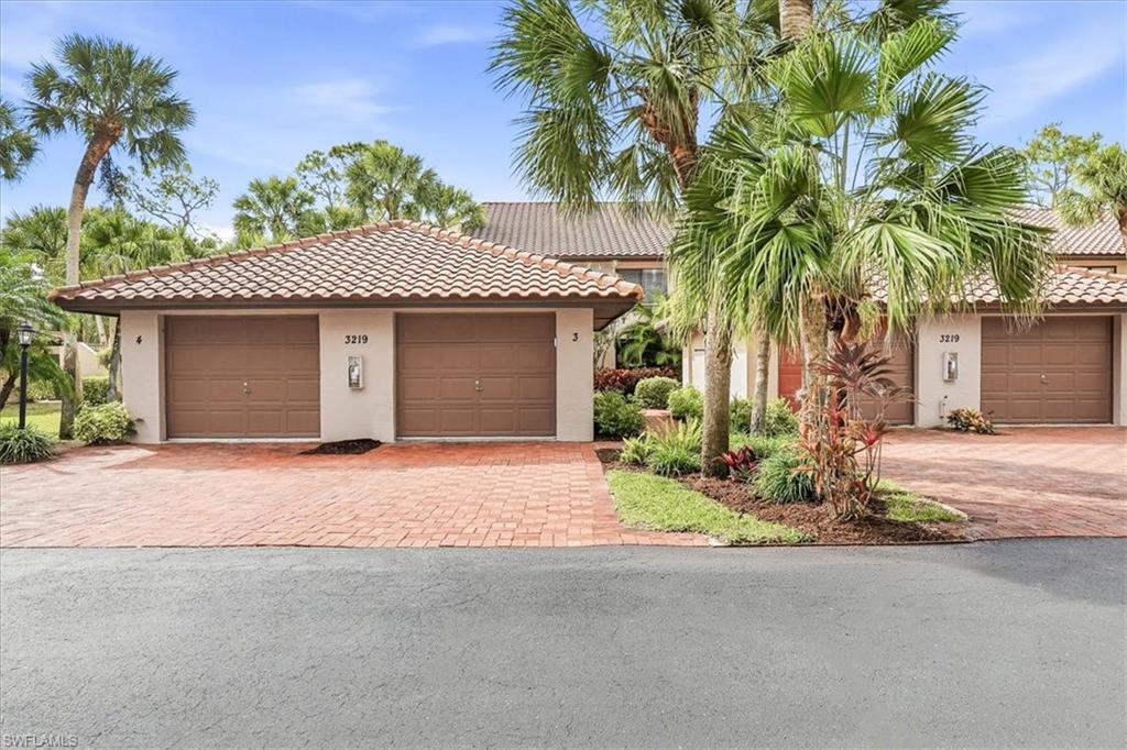 3219 Horse Carriage WAY # 303