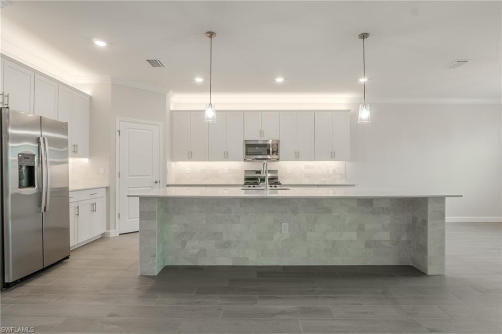 21085 Verawood LOOP