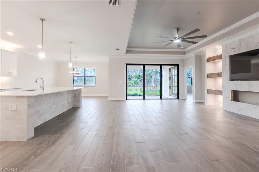 21085 Verawood LOOP