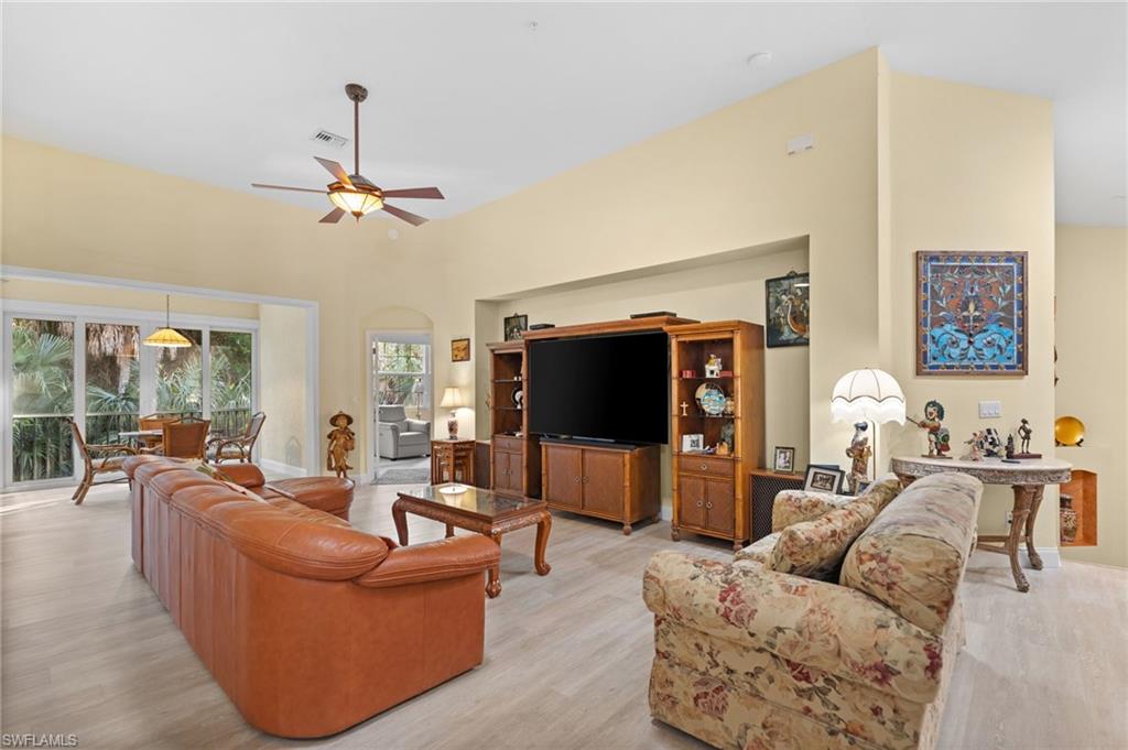 1665 Winding Oaks WAY # 202
