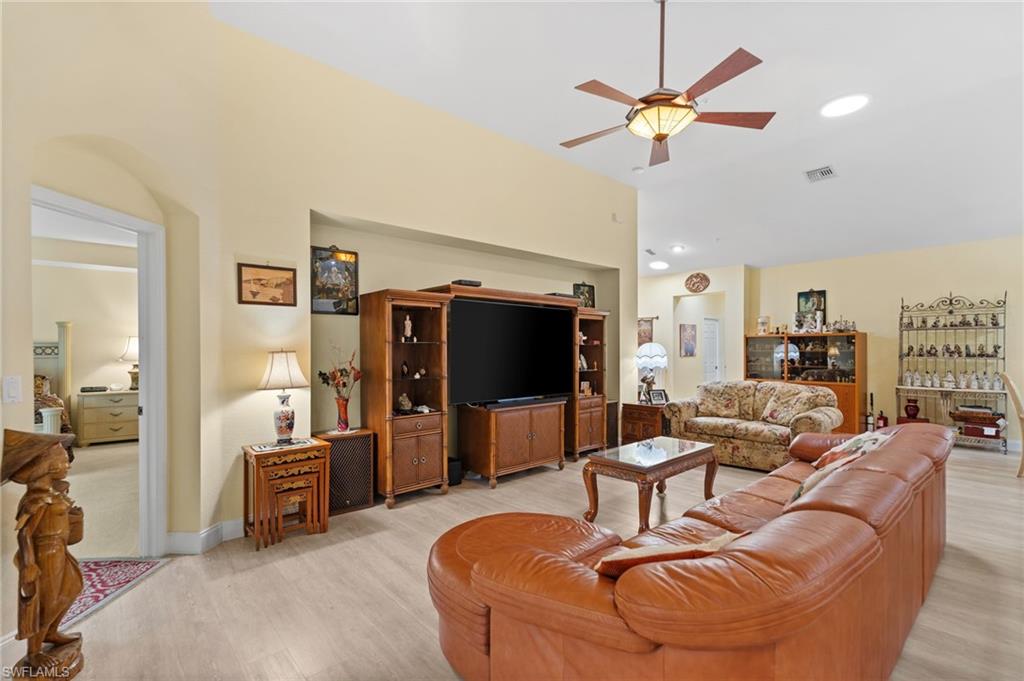 1665 Winding Oaks WAY # 202