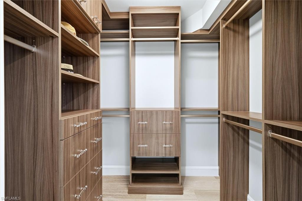 2425 Gulf Of Mexico DR 6D