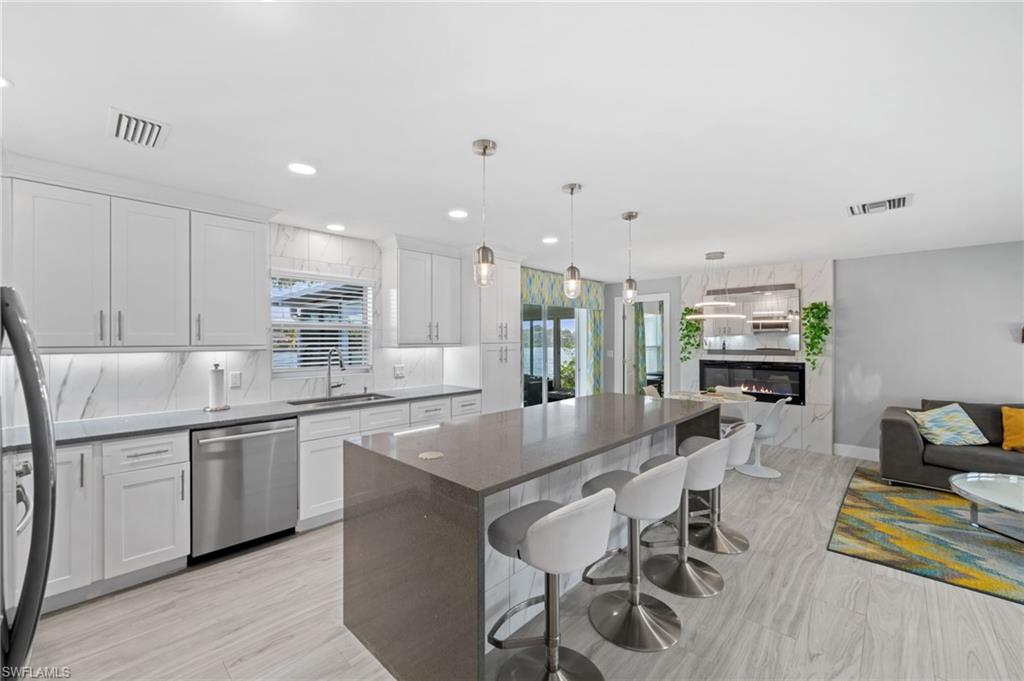 9757 Deerfoot DR